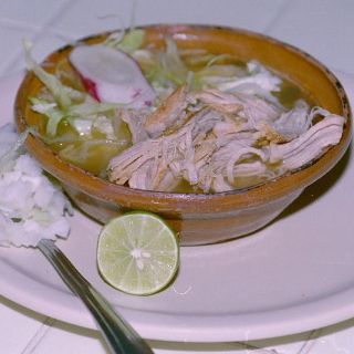 El pozole no engorda, dice el IMSS