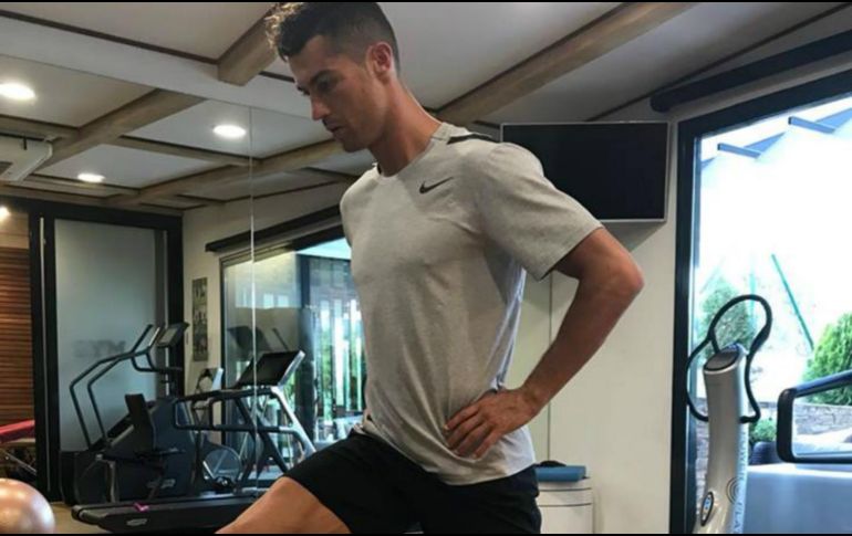 Será sometido al reconocimiento médico y firmará el contrato que le vinculará por cuatro años con la 'Vecchia Signora'. FACEBOOK / Cristiano Ronaldo