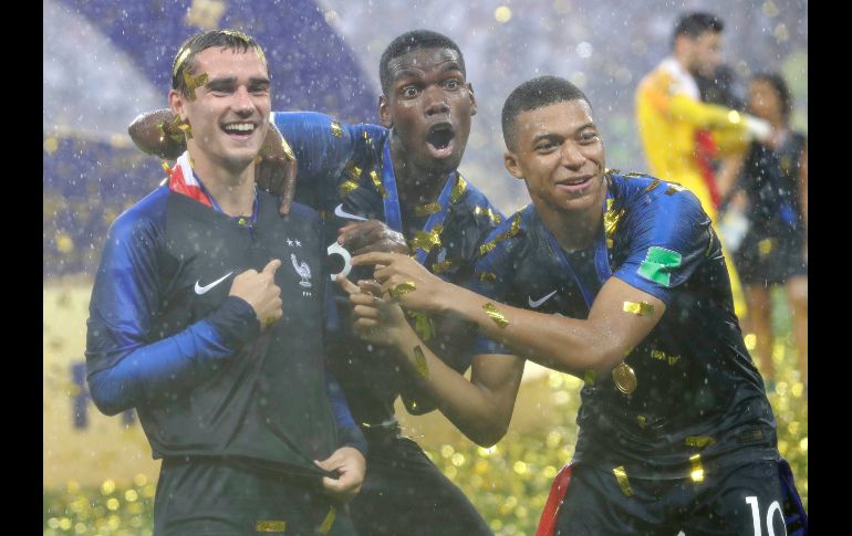 La selección de futbol de Francia conquistó su segundo título en una Copa del Mundo al vencer 4-2 a la de Croacia en la final de Rusia 2018 en Moscú. Los franceses Antoine Griezmann, Paul Pogba y Kylian Mbappe.