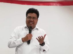 Adelfo Regino Montes explicó que se trata de contar con una dirección cercana directa con esas comunidades, y precisó que actualmente hay 128 centros coordinadores en la materia. TWITTER / @DEELAYUUK