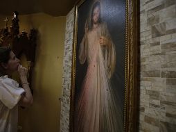 Huella de los disparos en el templo de la Divina Misericordia, donde se refugiaron los estudiantes. EFE/R. Sura