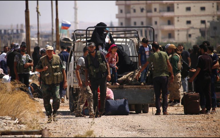 Miles de personas se han visto forzadas a dejar sus hogares debido a los intensos combates. AFP/M. Abazeed