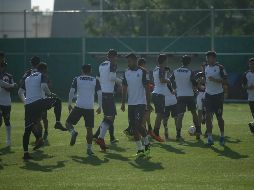 Durante el entrenamiento de este día, la intensidad no disminuyó jamás y siempre se estuvo trabajando con un 4-4-2. EL INFORMADOR / ARCHIVO