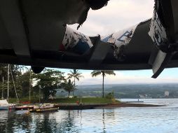 Indicaron que los pasajeros estaban en un recorrido en bote que lleva a los turistas a ver la lava que se interna en el océano. AP / Department of Land and Natural Resources