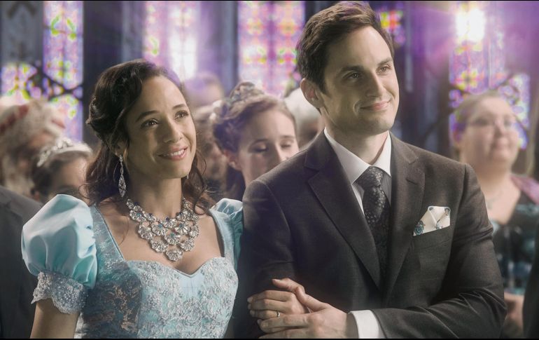 Dania Ramírez y Andrew West. Los actores encarnan a “Jacinda” y “Henry” en la serie, y han llevado el protagónico en la última temporada. ESPECIAL