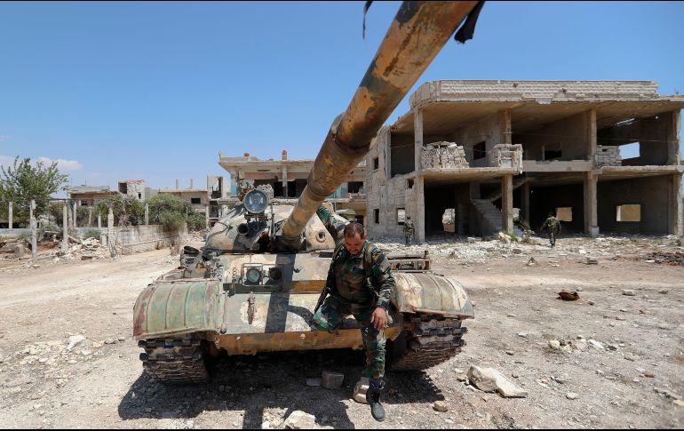 En total, las tropas han lanzado 350 misiles y 40 barriles explosivos. AP/H. Ammar