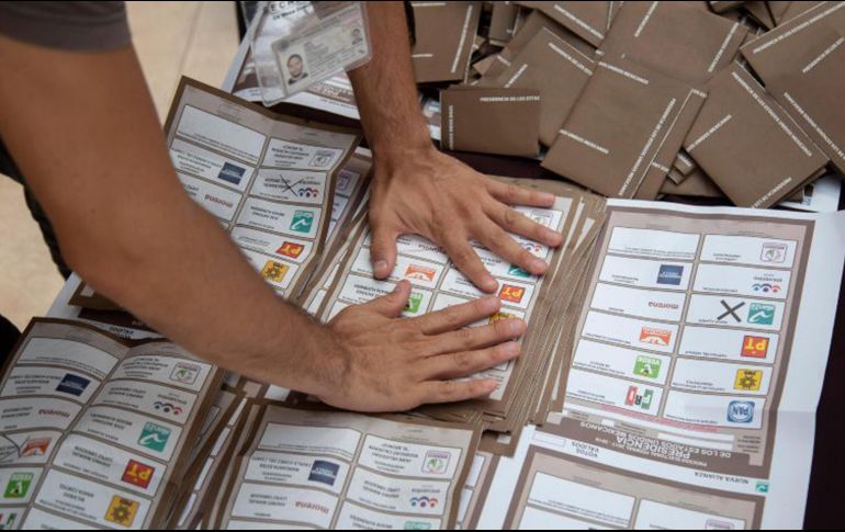 La cifra total de votos desde el extranjero que recibió la autoridad electoral duplicó la de la elección federal pasada, de casi 41 mil sufragios. EFE / ARCHIVO