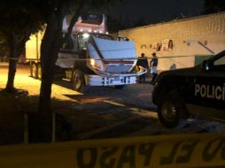  El conductor del tráiler fue retenido en el punto y su copiloto quedó en calidad de testigo para realizar las investigaciones correspondientes y determinar así responsabilidades. ESPECIAL/