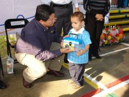 Con la lonchera se pretende iniciar un hábito alimenticio, que permita a los niños complementar sus necesidades nutricionales.ESPECIAL.  /
