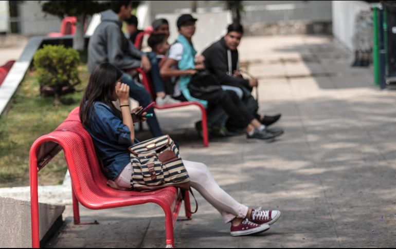 En las encuestas realizadas los pasados meses de marzo y junio, las mujeres siguen siendo las que perciben más insegura su ciudad. EL INFORMADOR / ARCHIVO