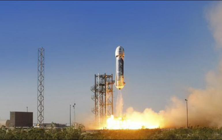 El vuelo de prueba es parte de un sistema de seguridad cuya intención es salvar vidas una vez que los turistas espaciales y otras personas suban a bordo para viajes suborbitales. ESPECIAL / www.blueorigin.com