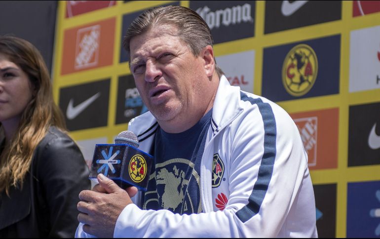 El técnico Miguel Herrera busca un elemento que pueda ser pulifuncional, capaz de cubrir diferentes funciones en la ofensiva azulcrema. MEXSPORT/ARCHIVO