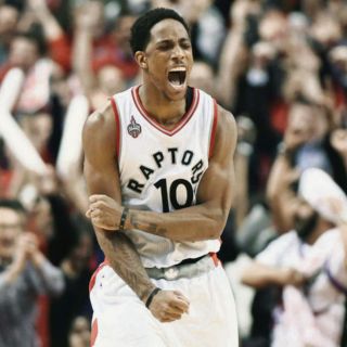 Los Spurs canjean a Leonard por DeRozan con los Raptors