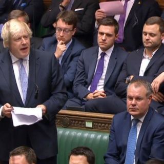 Urgen a primera ministra británica salvar el brexit