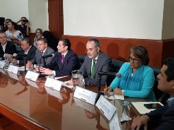 Sobre las presuntas irregularidades en la contratación de familiares de diputadas, Aubry dijo que esperarán la investigación que realiza el órgano interno de control del Poder Legislativo. TWITTER/ @RodrigoRivasU