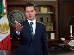 Ante los medios de comunicación, el político tabasqueño felicitó al Presidente Enrique Peña Nieto. EFE / ARCHIVO
