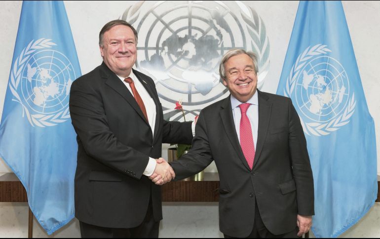 Encuentro. El secretario de Estado de Estados Unidos, Mike Pompeo, junto a Antonio Guterres, secretario general de la ONU. NTX