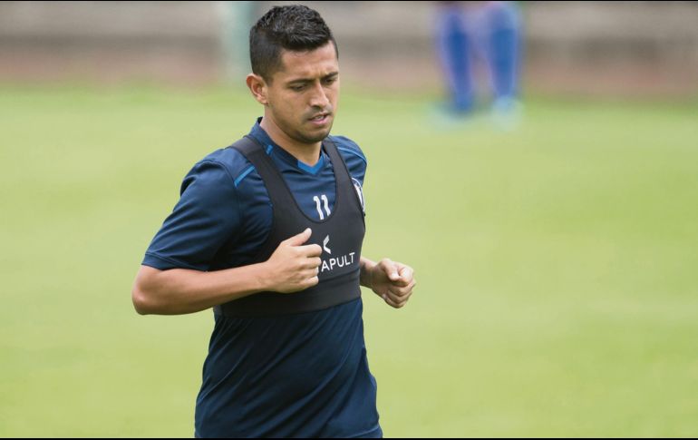 Entre los refuerzos del Cruz Azul están Elías Hernández (foto), Igor Lichnovski, Roberto Alvarado, Pablo Aguilar y Milton Caraglio. MEXSPORT