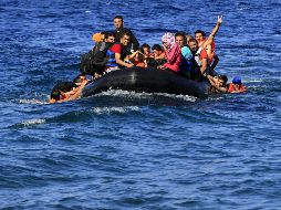 Los equipos de rescate griegos y turcos continúan buscando a dos niños más. EFE