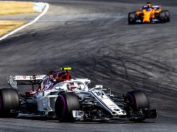 El piloto monegasco de Fórmula Uno Charles Leclerc (Sauber) destacó en una sesión marcada por la lluvia. EFE/S. Suki