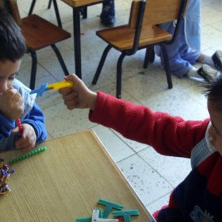 Diputado pide eliminar requisitos para acceder a servicios de guardería