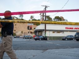 Según el jefe de la policía, el sujeto atacó a balazos a su abuela y a otra mujer en el área de Hollywood, tras lo cual huyó en un vehículo. EFE / E. Garcia