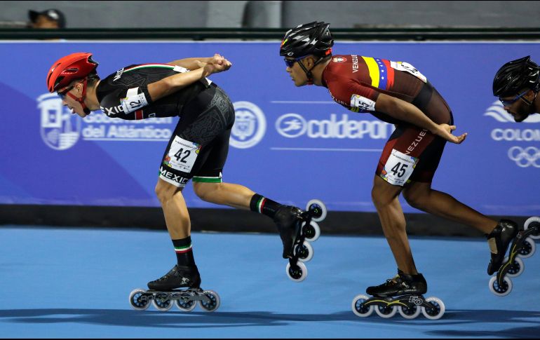 El bronce correspondió al venezolano Julio César Mirena, y el oro al colombiano Alex Cujavante. EFE / R. Maldonado