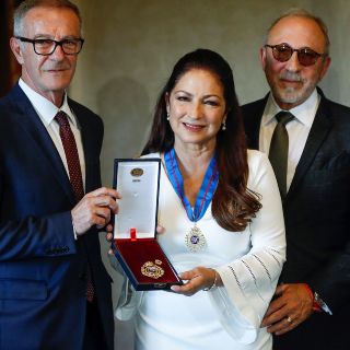 Gloria Estefan recibe Medalla de Oro al Mérito de las Bellas Artes