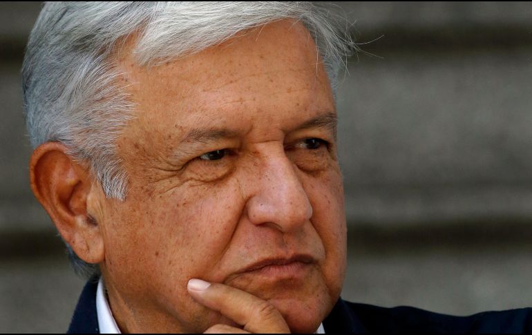 El virtual presidente electo, Andrés Manuel López Obrador sostiene el encuentro en su casa de transición. AP / M. Ugarte