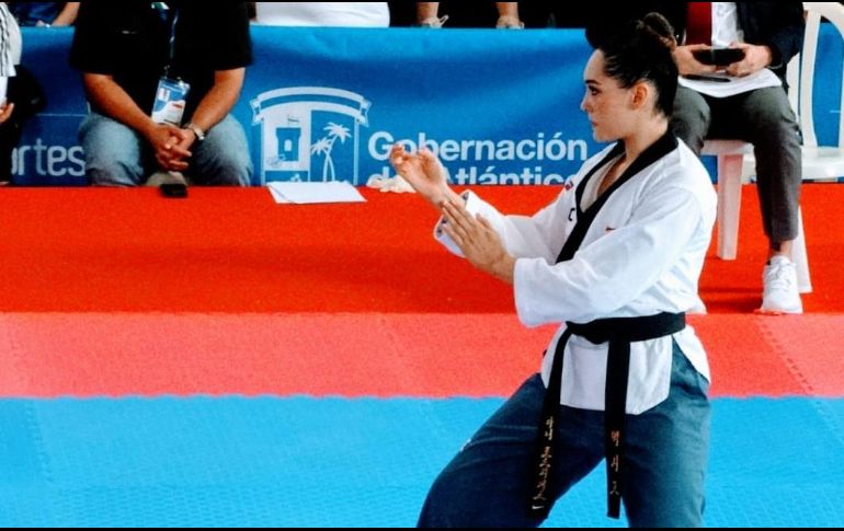 Anteriormente la taekwondoín jalisciense ya había marcado la historia de México en estos JCC, pues ella le dio a la delegación nacional su primera medalla de oro en esta justa, lo hizo en la prueba individual de su especialidad. TWITTER / @CONADE