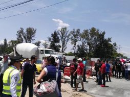 El tránsito se encuentra detenido en los carriles que van de Poniente a Oriente por el Anillo Periférico. TWITTER / @MovilidadJal
