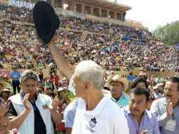 Mireles asistió a la Guelaguetza organizada por el SNTE en Oaxaca. TWITTER / @DrJMMireles