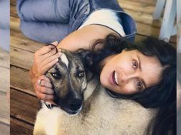 En la image, Salma aparece junto a su perrito y obtuvo más de 250 mil 