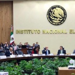 Consejeros del INE defienden resolución sobre fideicomiso de Morena