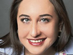 Anna Roig. Presenta su primera novela “Sofía en el mar”. ESPECIAL