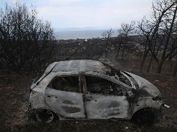 De los hospitalizados, 11 adultos están en estado grave. Grecia ha solicitado ayuda a la Unión Europea para combatir al fuego. AP / T. Stavrakis