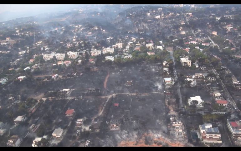 Toma aérea de una zona quemada de Mati. El fuego se ha cobrado al menos 74 vidas y ha dejado 182 heridos.