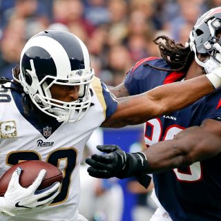 Los Rams aseguran la permanencia de Todd Gurley