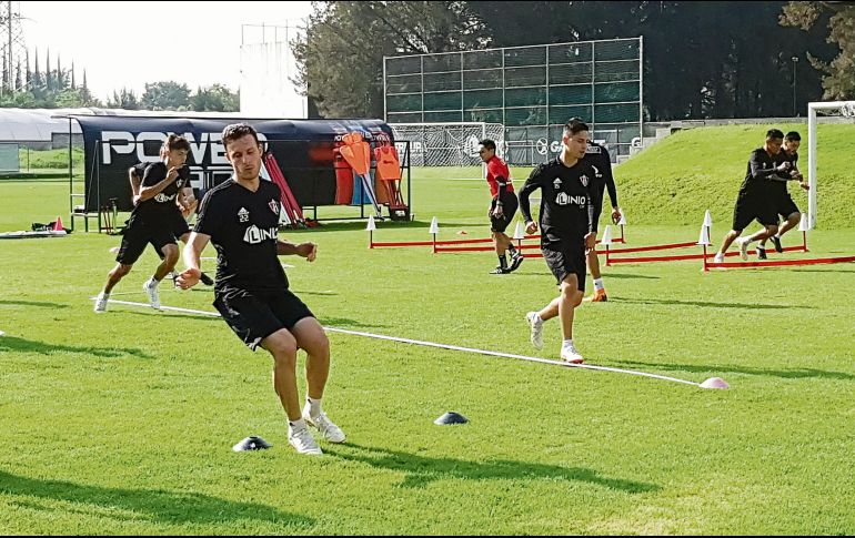 Ángelo Henríquez es uno de los jugadores que se perfilan para ser titular esta noche en Copa. EL INFORMADOR/A. Camacho