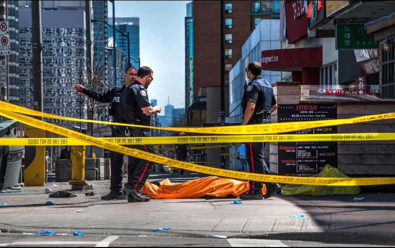 Dos personas murieron y otras trece resultaron heridas en el tiroteo. AP