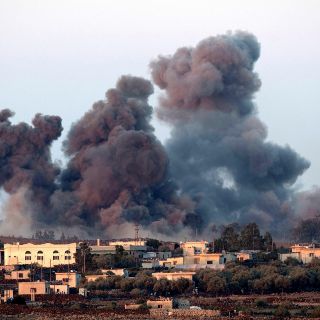 Suben a 54 los muertos en atentados y combates en Siria