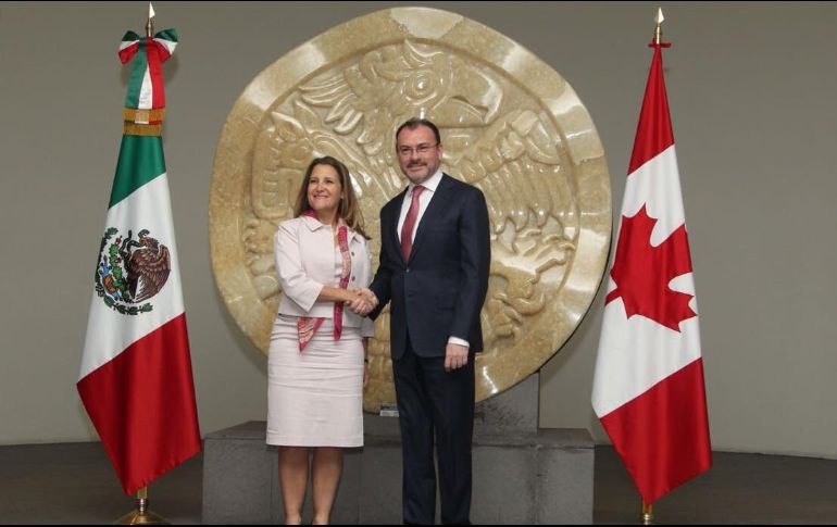 En la imagen la ministra de Asuntos Exteriores de Canadá, Chrystia Freeland (izq) y Luis Videgaray (der). TWITTER / @SRE_mx