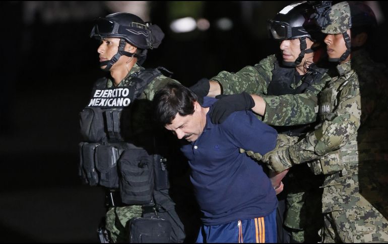 Guzmán, extraditado a EU en enero del año pasado, es acusado en ese país de numerosos delitos como líder del cártel de Sinaloa, entre ellos tráfico de drogas, uso ilegal de armas y blanqueo de dinero. EFE /ARCHIVO