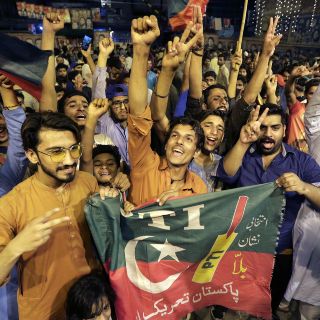 El partido de Imran Khan lidera recuentos extraoficiales en Pakistán