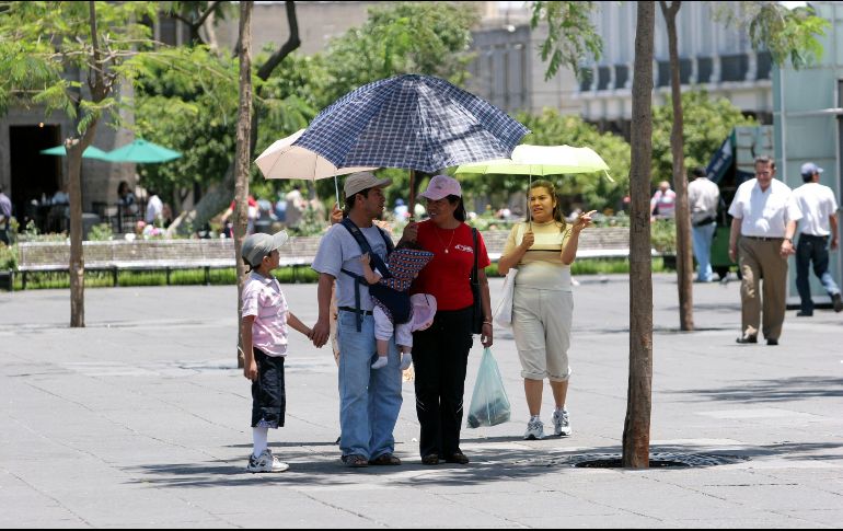 Ante las altas temperaturas, recomiendan atender los avisos que emiten el SMN, Protección Civil y las autoridades estatales y municipales. EL INFORMADOR/ARCHIVO