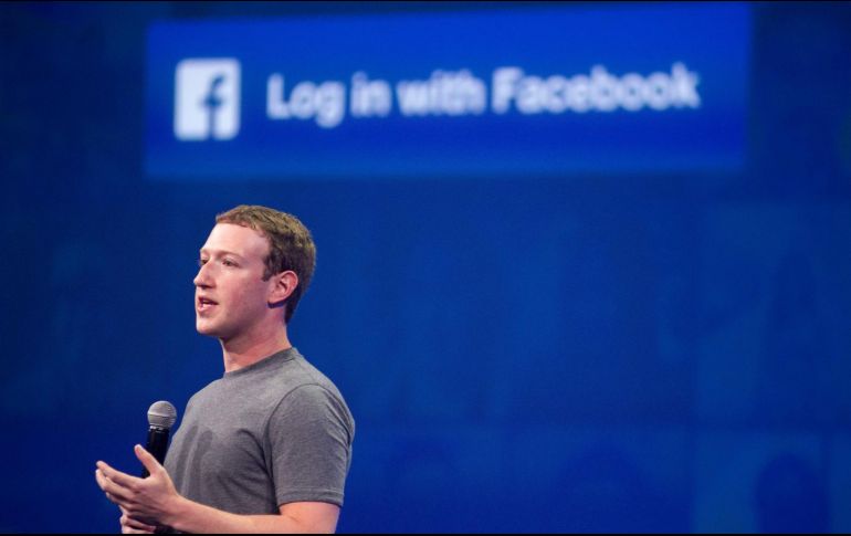 La fortuna del fundador y director ejecutivo de Facebook, Mark Zuckerberg, disminuye en minutos en 14 mil 500 millones de dólares. AFP / ARCHIVO