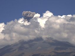 El Cenapred recomendó a la población evitar acercarse a la zona cercana al Popocatépetl y seguir las recomendaciones de seguridad. TWITTER / @SkyAlertMx