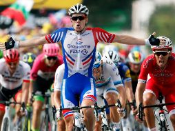 Sagan era favorito para la victoria de la etapa, pero se vio sorprendido por el ataque de Demare, que tuvo tiempo para levantar los brazos. AP/C. En