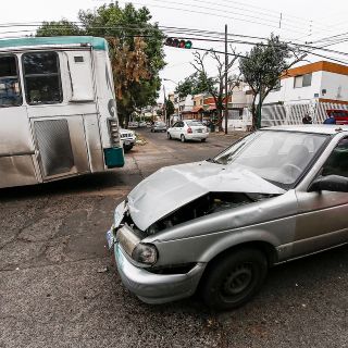 Camioneros participan en 5 accidentes al día