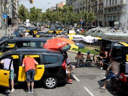 A las reivindicaciones de Madrid y Barcelona está previsto que se sumen a lo largo del día taxistas de otros lugares de España. AFP/ J. Lago